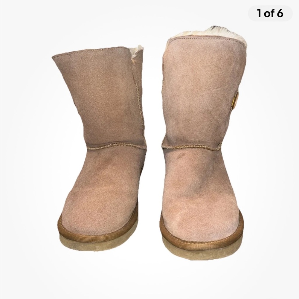 UGG Women’s Bailey Button II Size 8